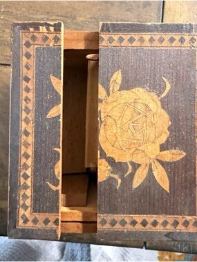 Handcrafted Inlaid Wooden Box - Brown Floral Design